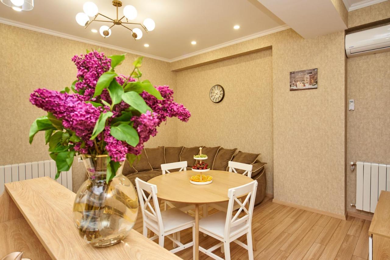Apartment By The River Tbilisi Buitenkant foto